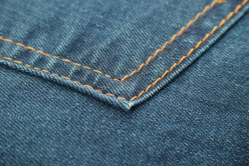 unsplash_M-NPViXH_do_narrow jeans.jpg.jpg.webp