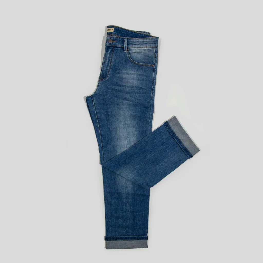 unsplash_9yoXrG6Er_g_narrow jeans.webp
